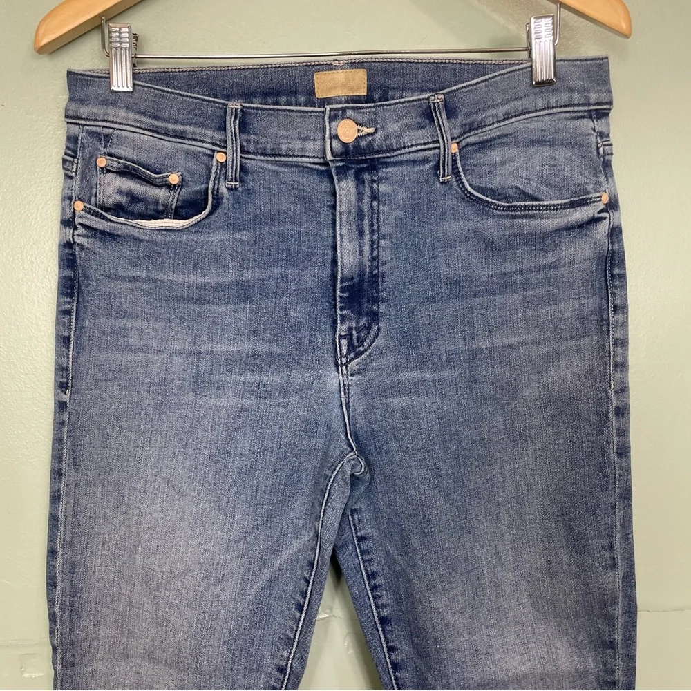 Mother The Weekender Fray Wash I Wet My Plants Blue Size 33 Distressed‎ Hem